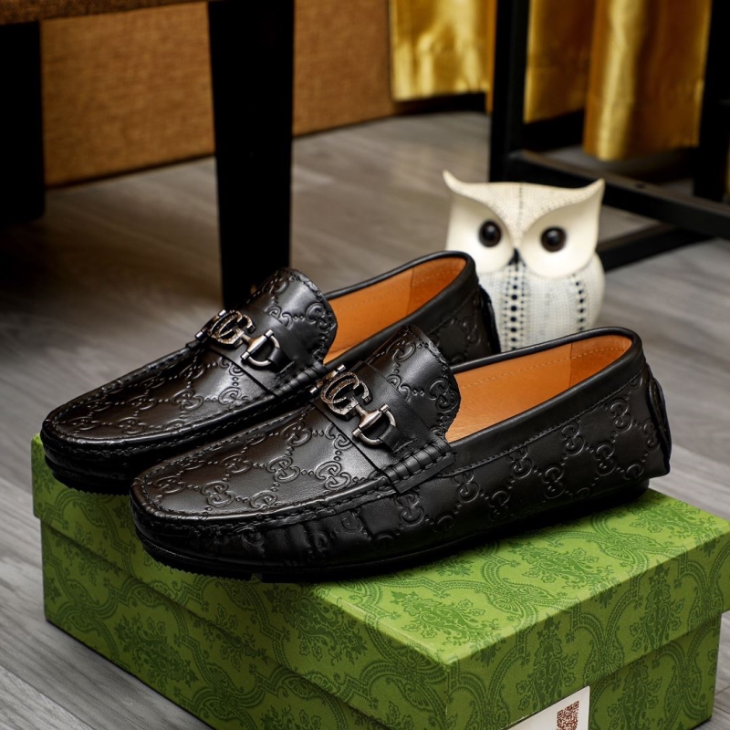G*u*i leather shoes